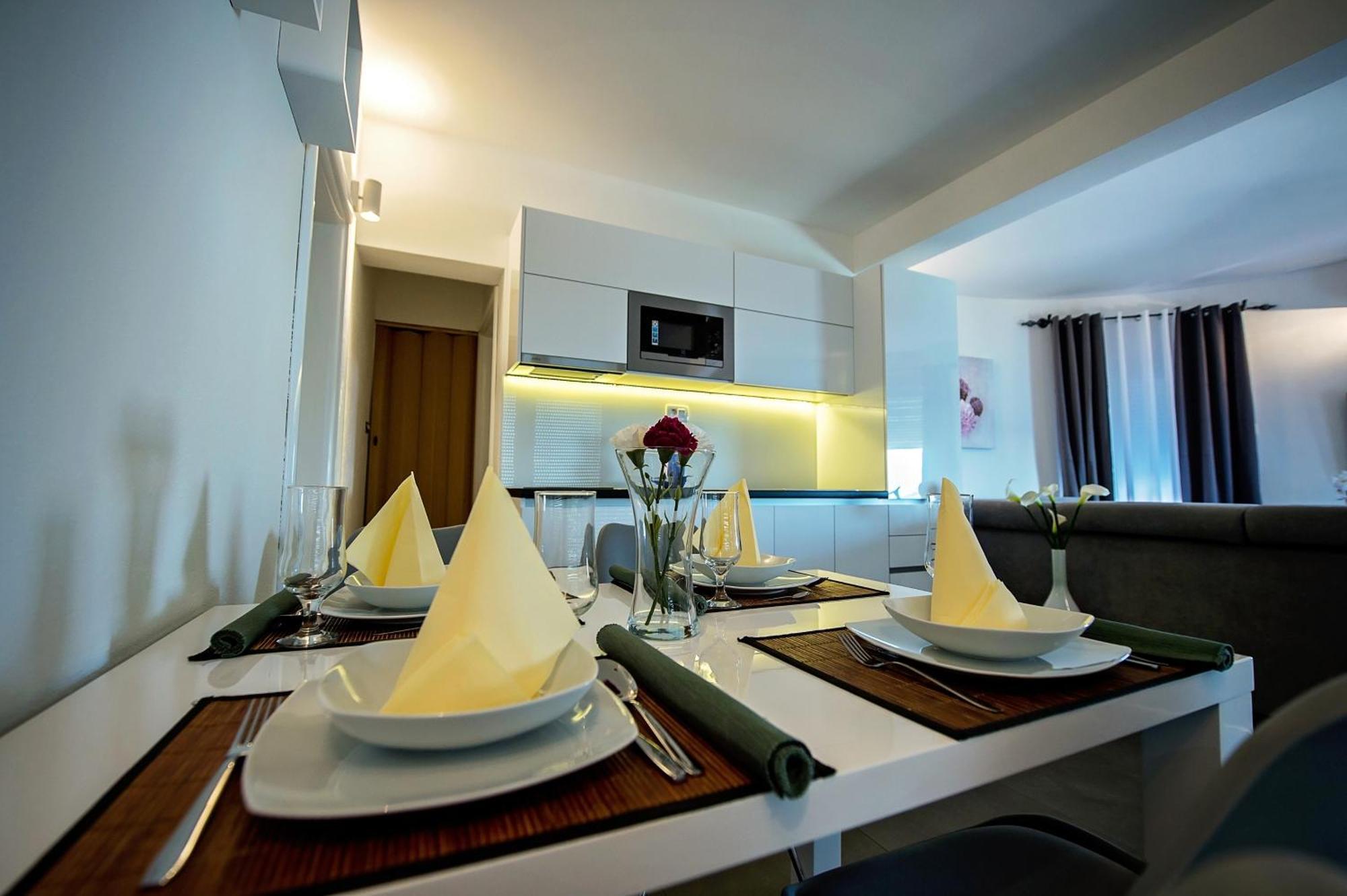 Seaside Apartments With A Swimming Pool Zecevo Rtic, Rogoznica - 8366 Rom bilde