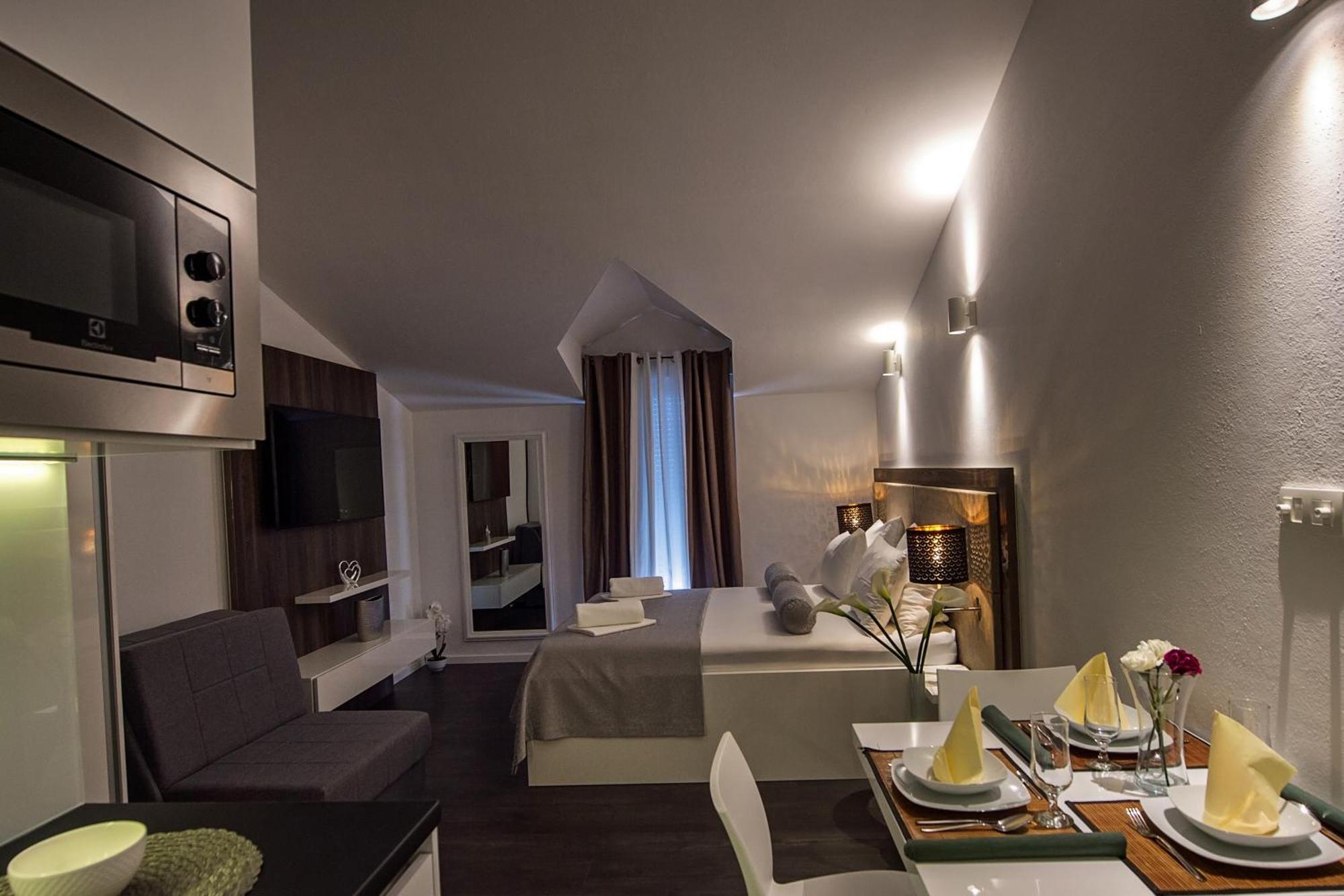 Seaside Apartments With A Swimming Pool Zecevo Rtic, Rogoznica - 8366 Rom bilde