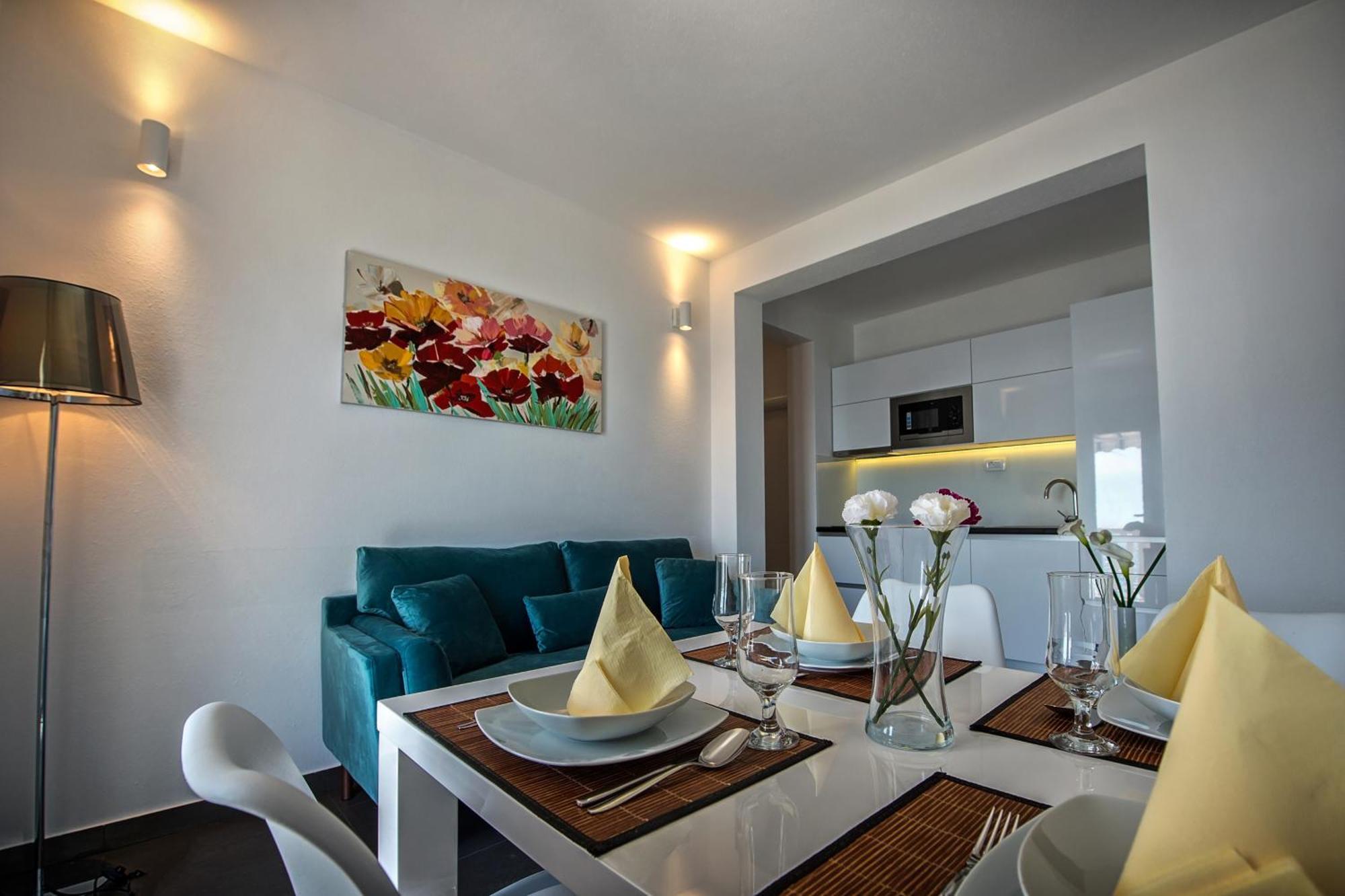 Seaside Apartments With A Swimming Pool Zecevo Rtic, Rogoznica - 8366 Rom bilde