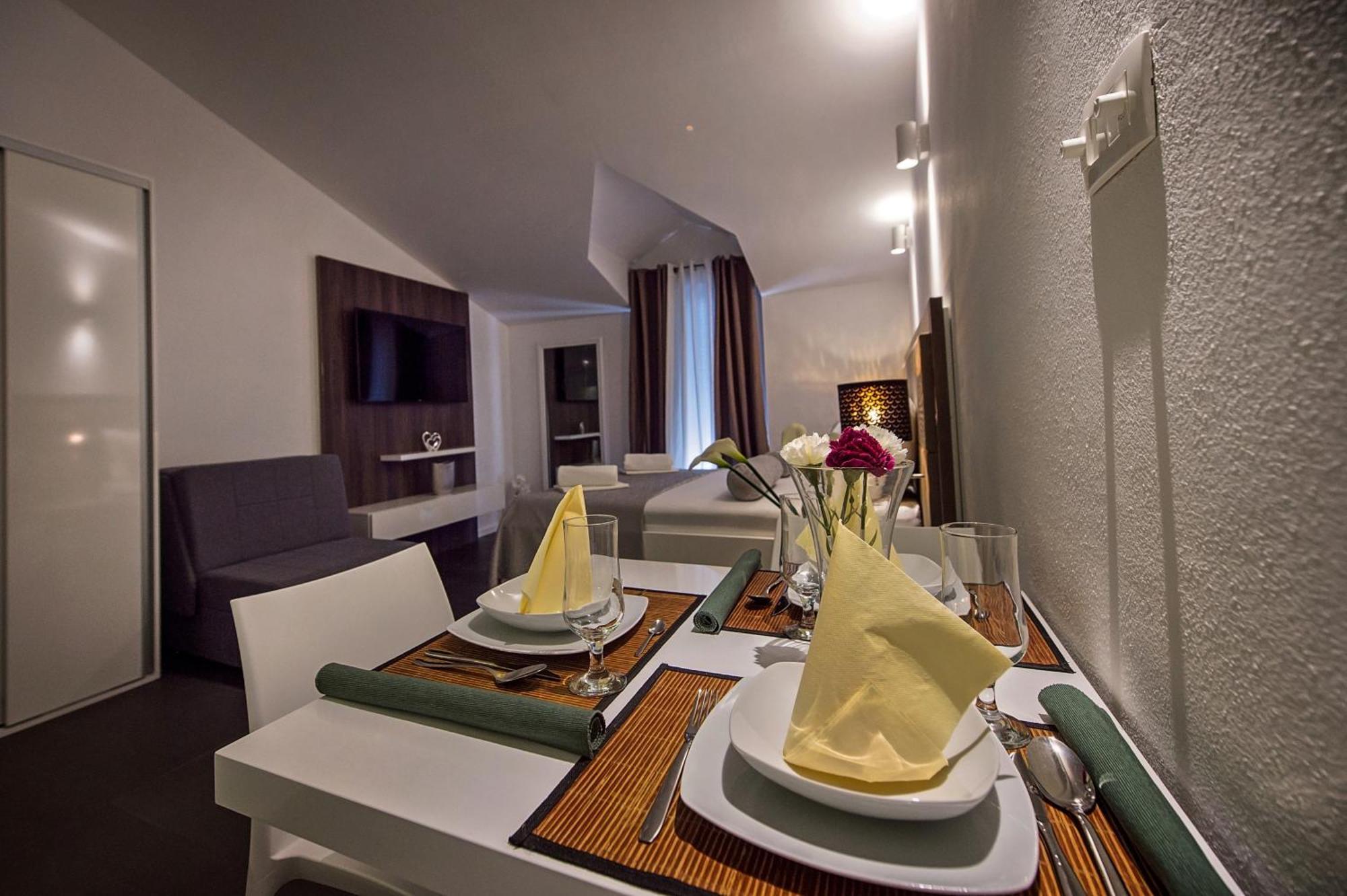 Seaside Apartments With A Swimming Pool Zecevo Rtic, Rogoznica - 8366 Rom bilde