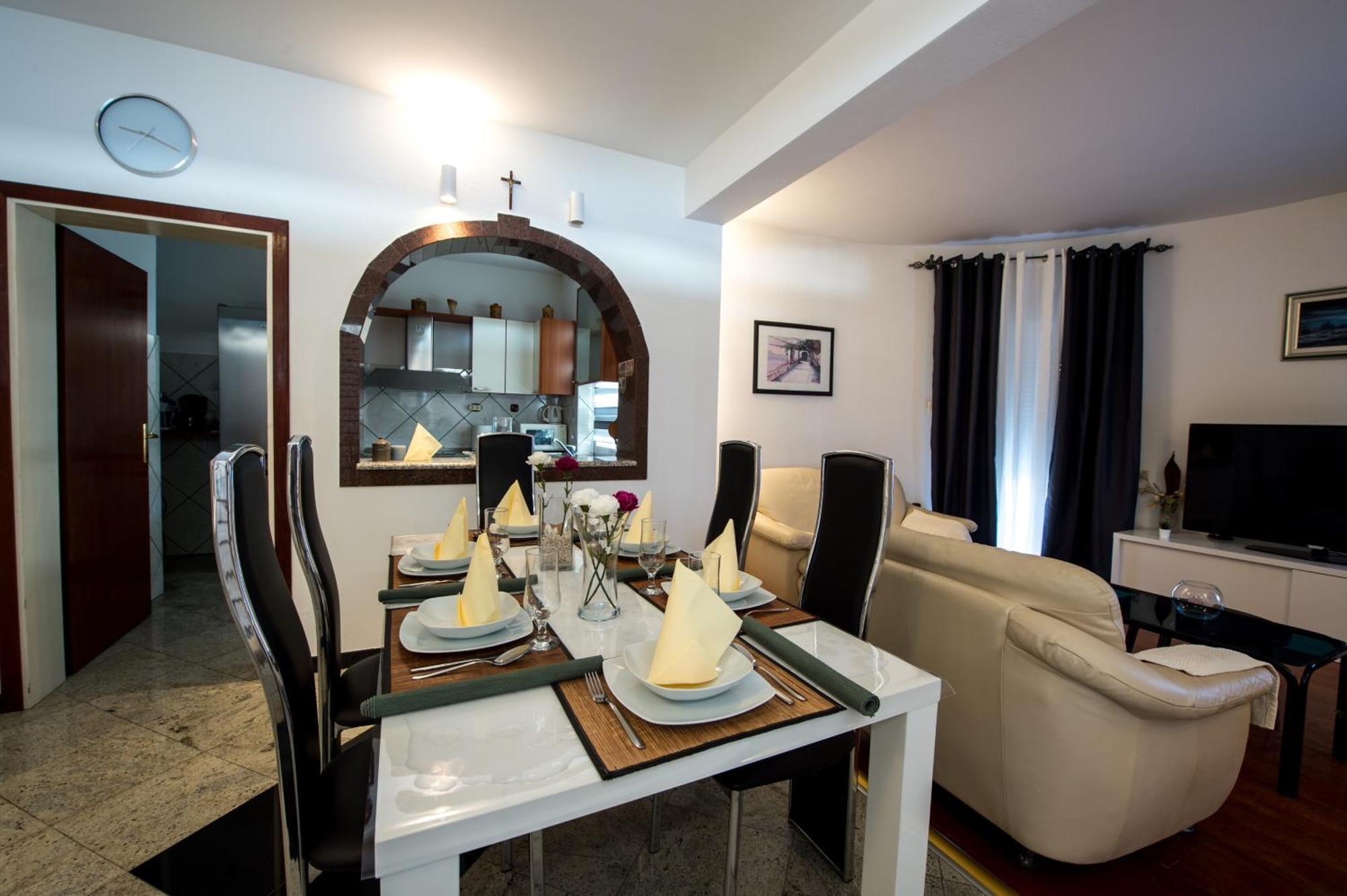 Seaside Apartments With A Swimming Pool Zecevo Rtic, Rogoznica - 8366 Rom bilde